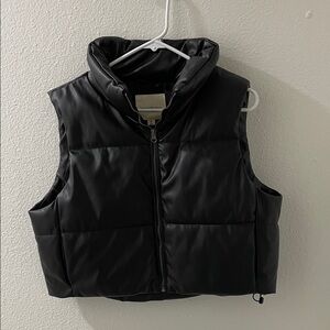 Women’s cropped faux leather puffer vest size Medium